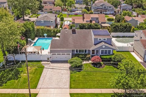 9 W Orlando Street Massapequa NY 11758