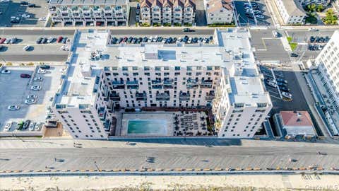 Condo For Rent - 100 W Broadway #6W<br/> Nassau County, Long Beach, NY 11561