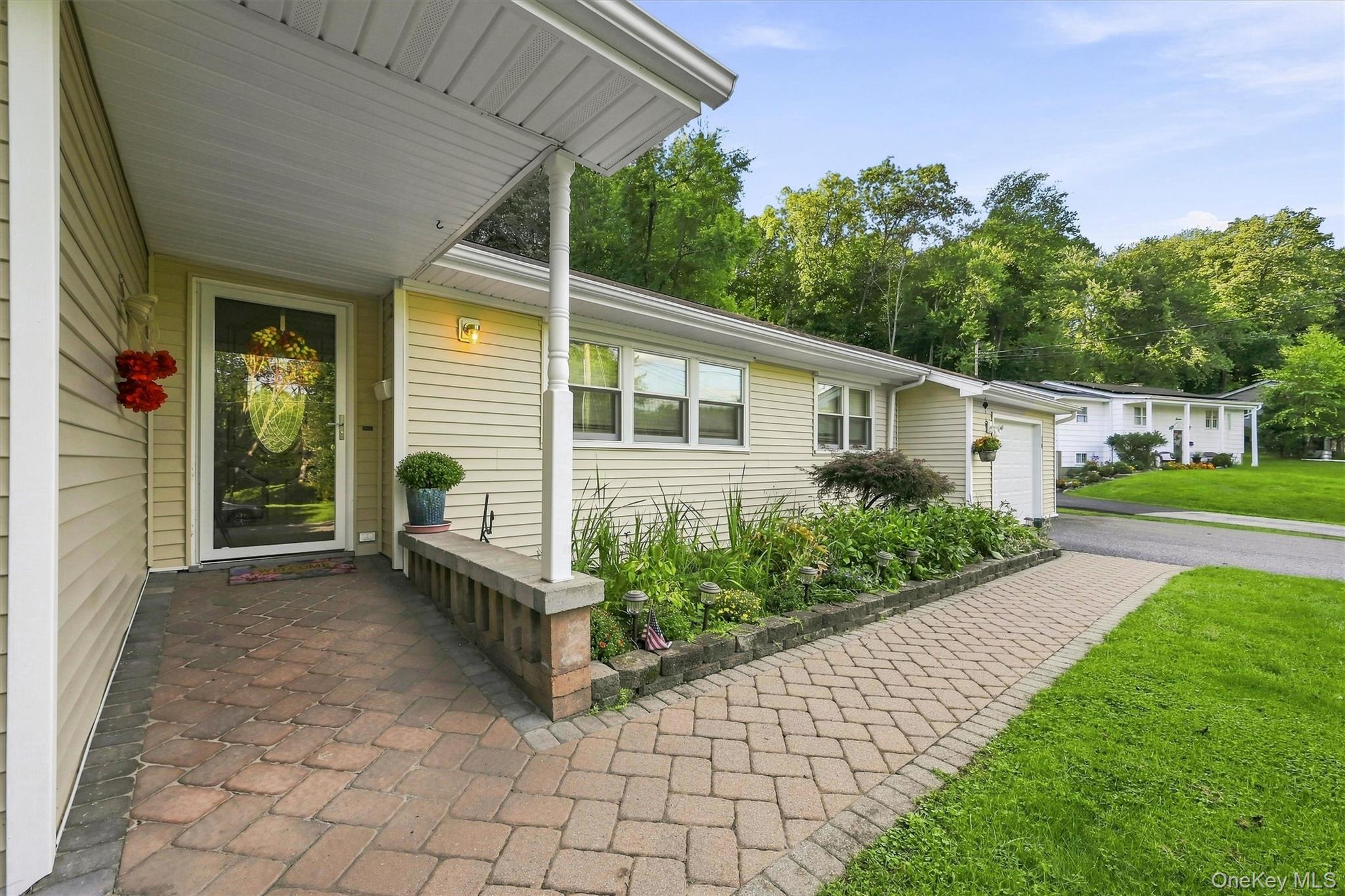 14 Pond Hill Avenue