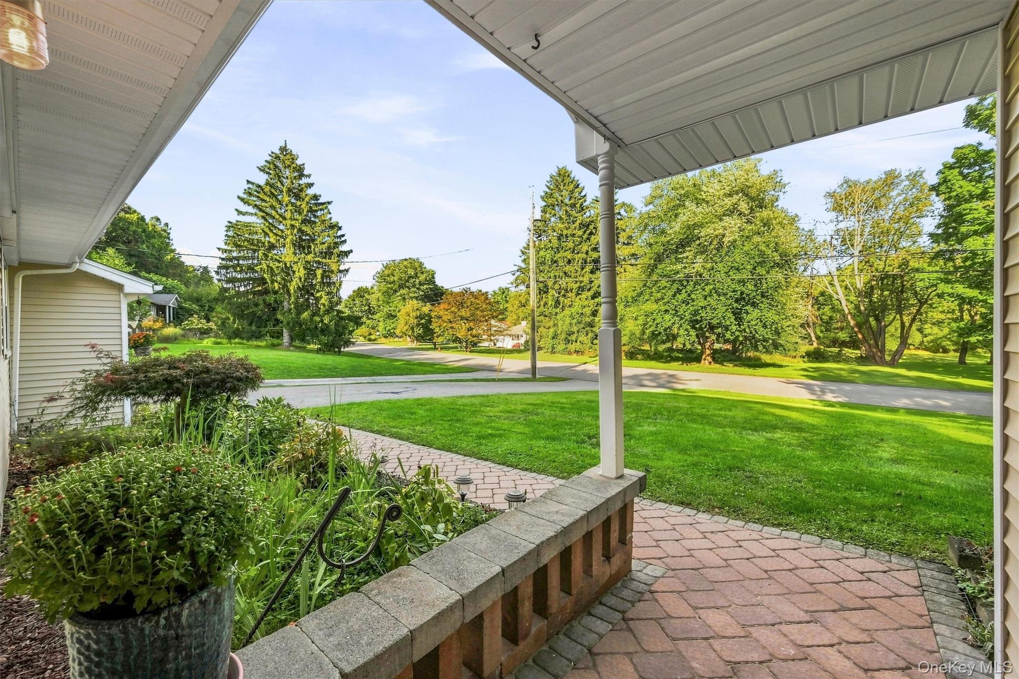 14 Pond Hill Avenue