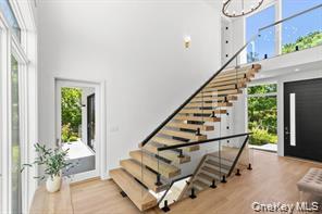 66 Hillside Drive E