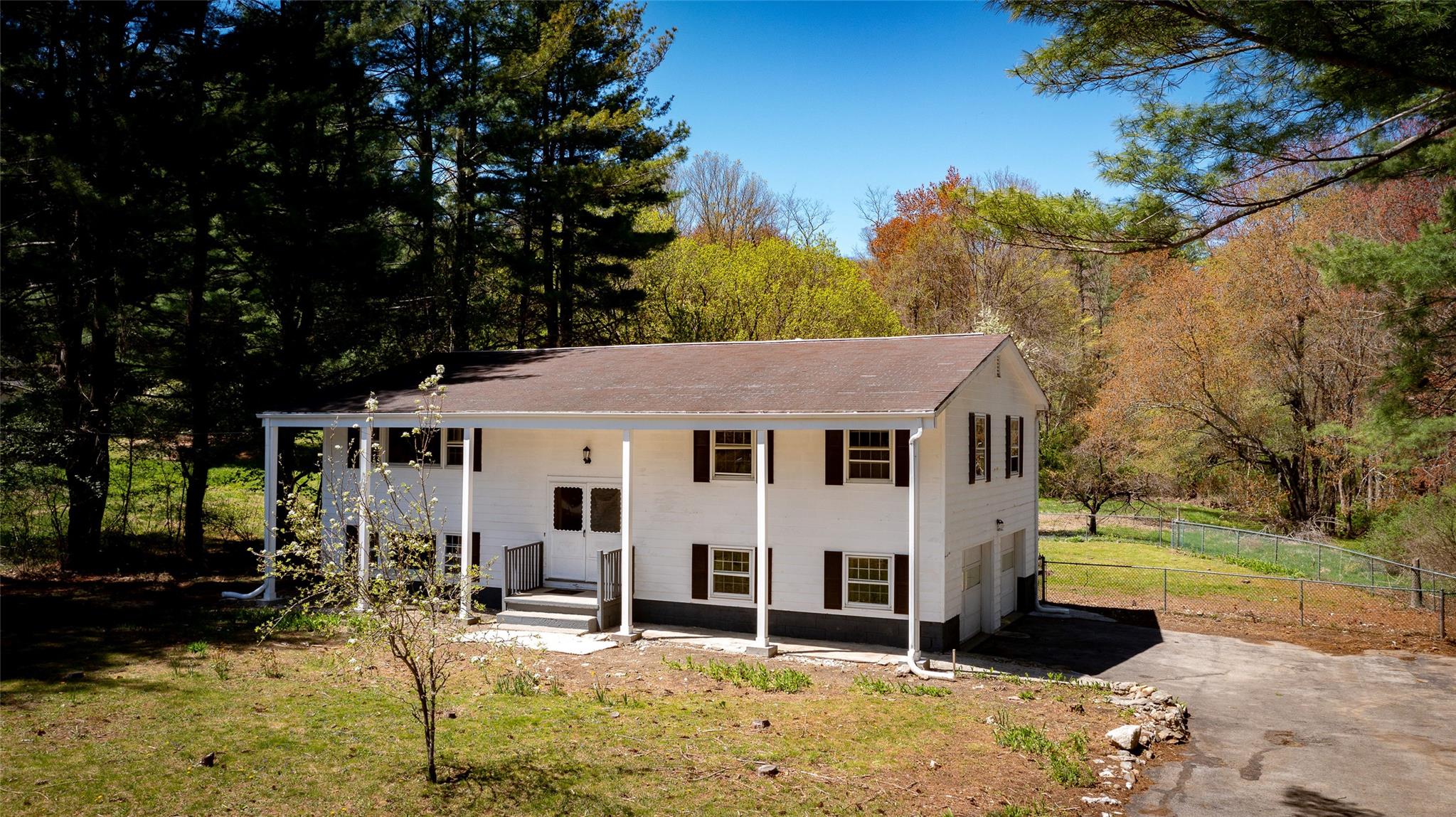 179 Horseshoe Road, Millbrook, New York image 1