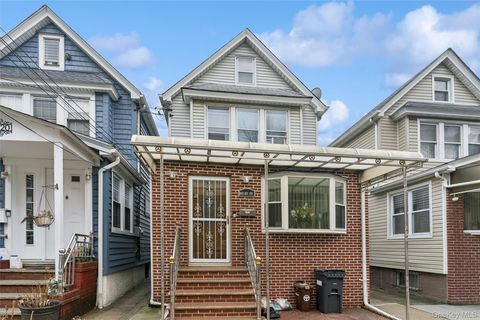 Homes For Sale - 139-18 86th Avenue<br/> Briarwood, NY 11435