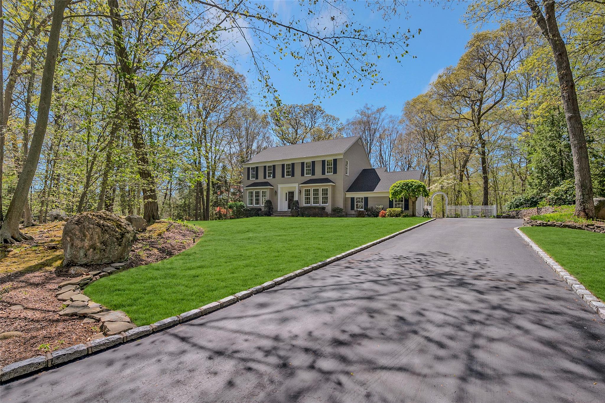 19 Emerald Lane, Wading River, New York image 2