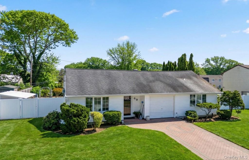 Photo of 69 Riviera Drive, Selden, NY 11784 (MLS # 965028)