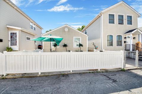 Photo of 64D Edgewater Park #64D, Bronx, NY 10465 (MLS # 920363)
