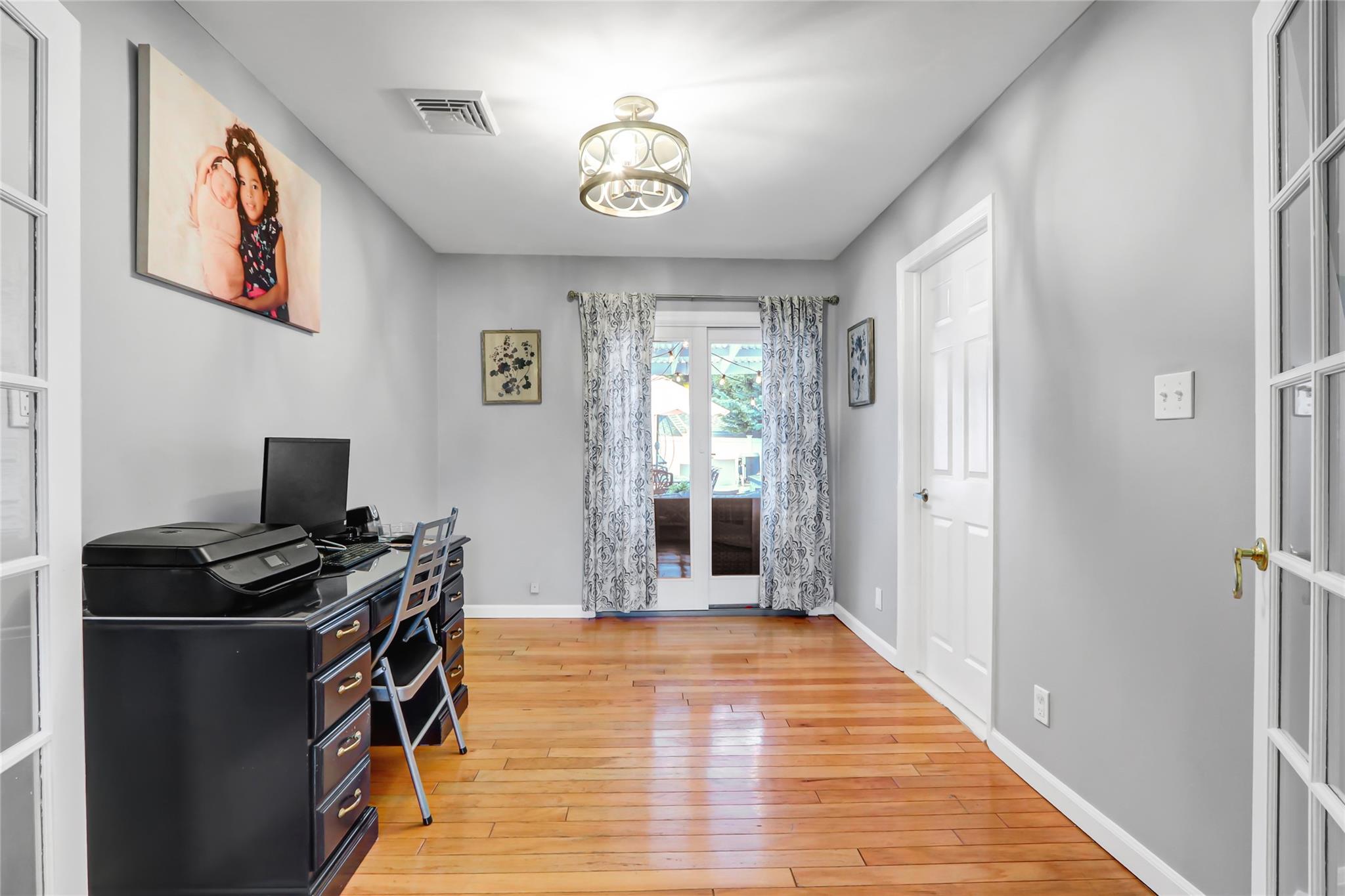 7 Birch Court, Farmingdale, New York image 12