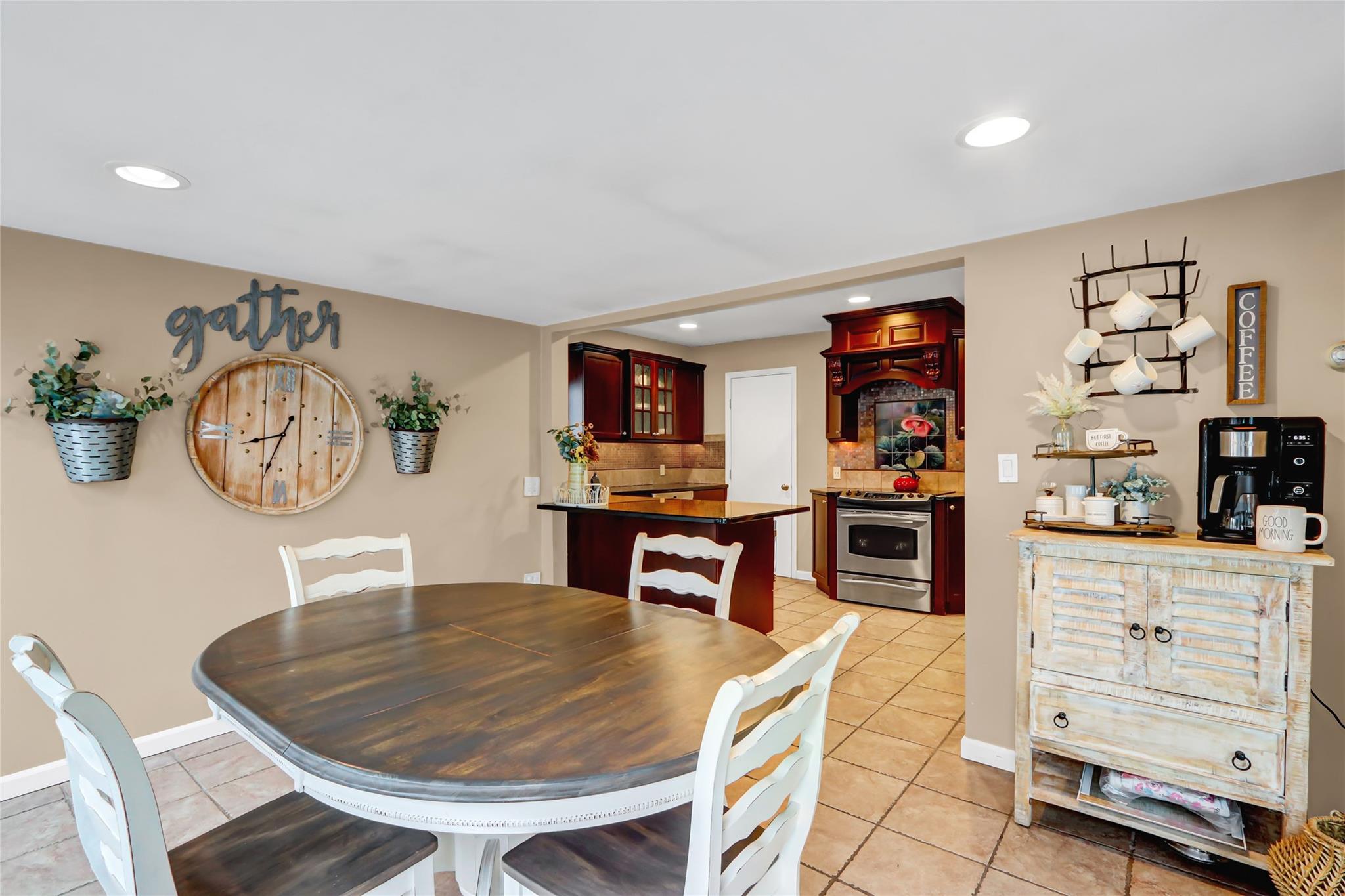 7 Birch Court, Farmingdale, New York image 10