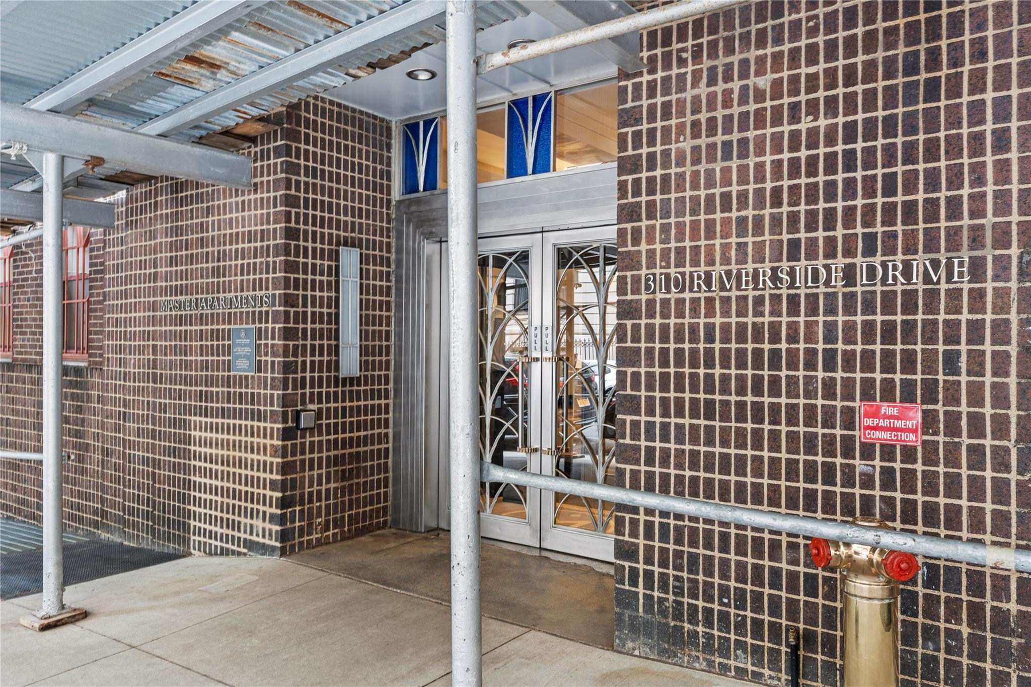 310 Riverside Drive 1509