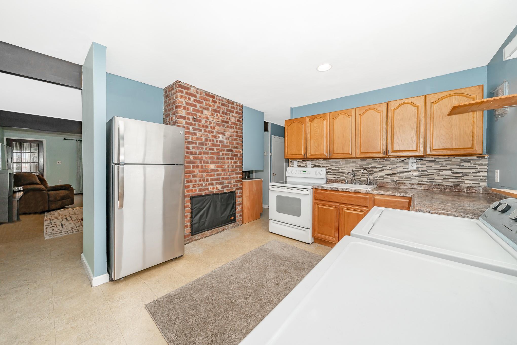 5 Short Lane, Levittown, New York image 16
