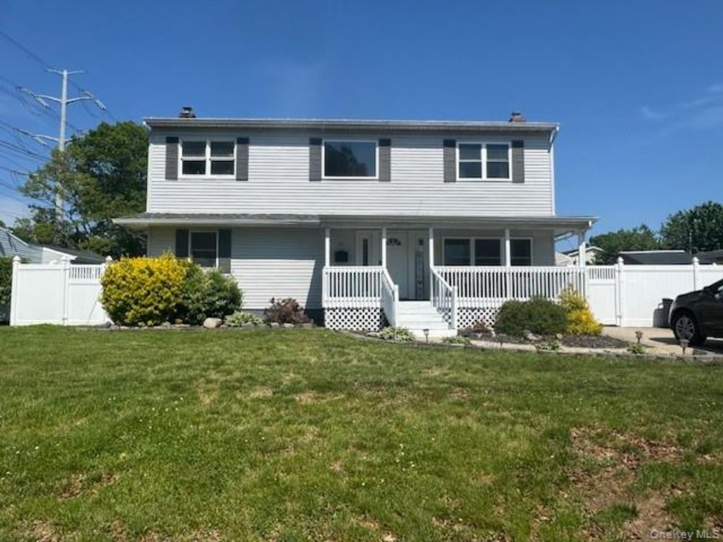 Photo of 25 Marc Street, Ronkonkoma, NY 11779 (MLS # 1002168)