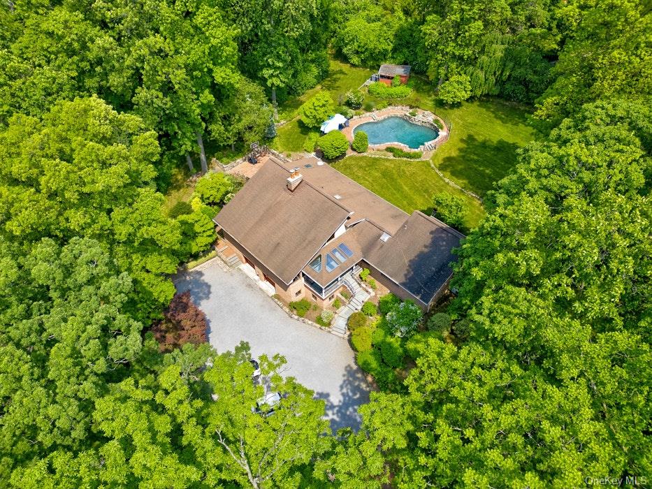 4 Sloanes Court