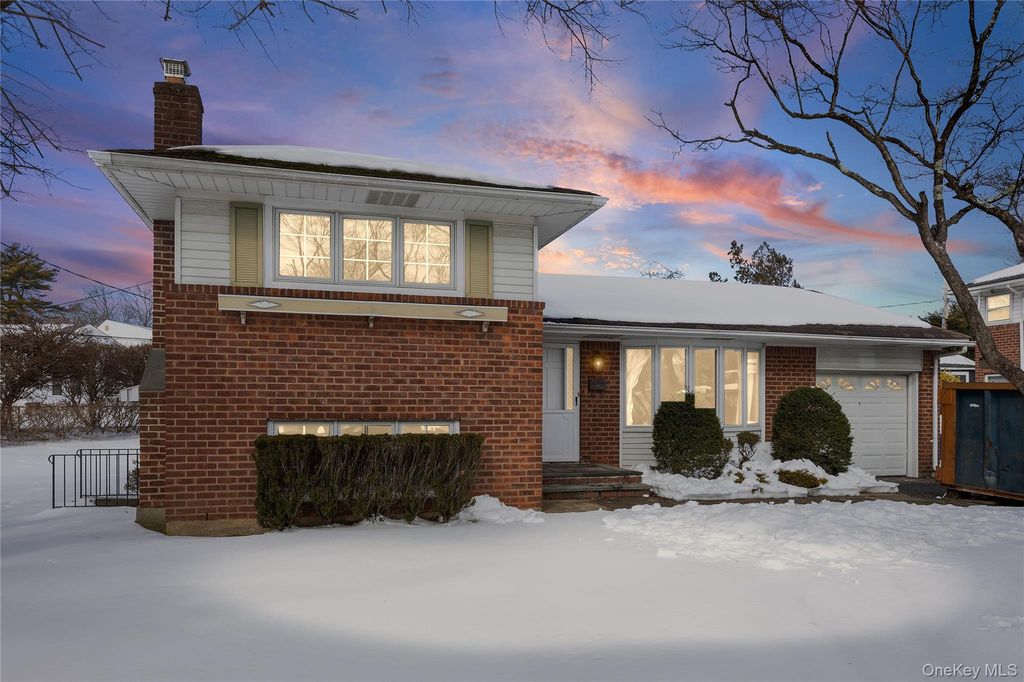 Photo of 3 Saratoga Street, Commack, NY 11725 (MLS # 959476)