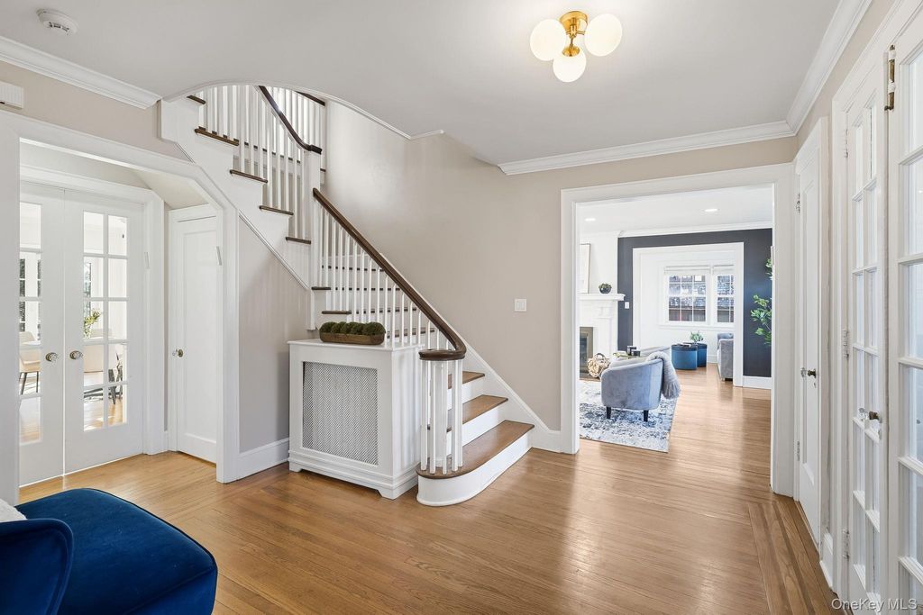 Photo of 221 Paine Avenue, New Rochelle, NY 10804 (MLS # 946580)