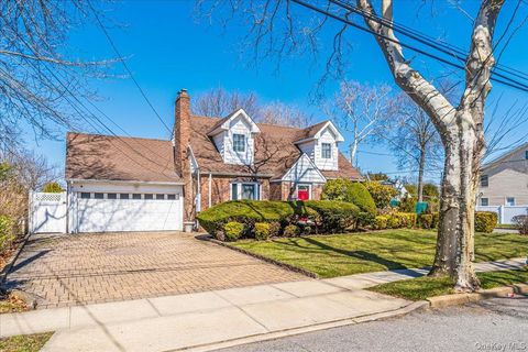 727 Henry Street Uniondale NY 11553