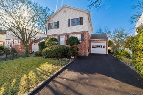 Apartment For Sale - 148 Amherst Road<br/> Valley Stream, NY 11581