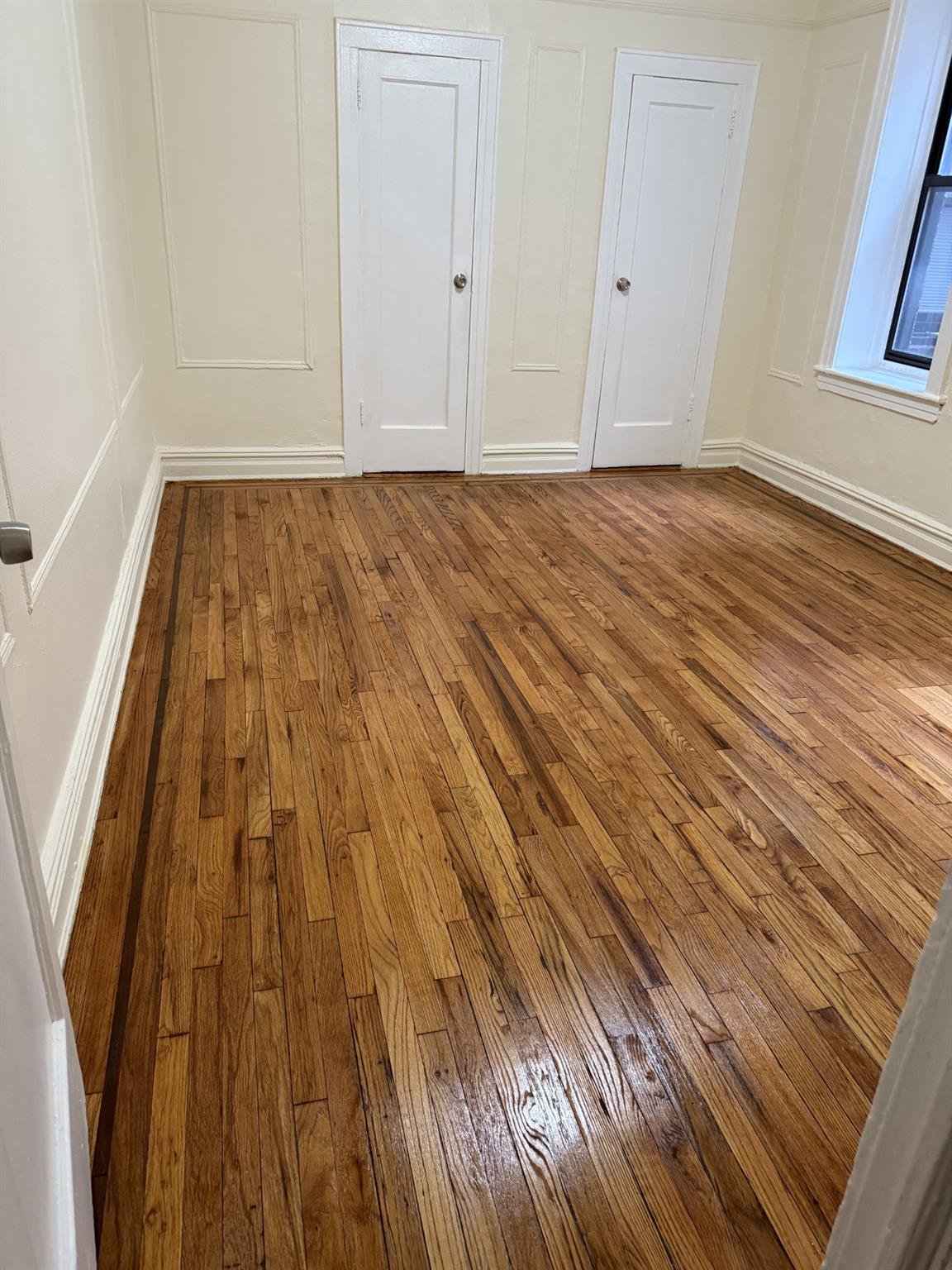 Rental Property at 168 St, Flushing, Queens, NY - Bedrooms: 1 
Bathrooms: 1 
Rooms: 3  - $2,000 MO.