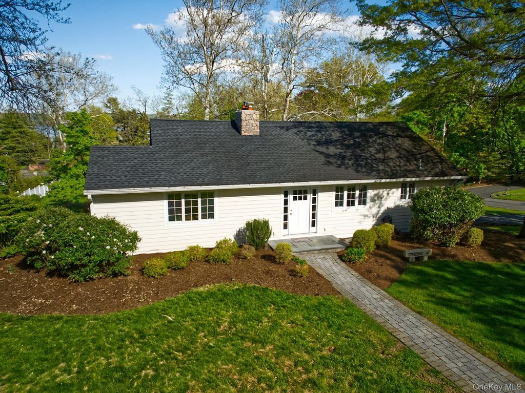 Photo of 102 WYDENDOWN Road, Nyack, NY 10960 (MLS # 993926)