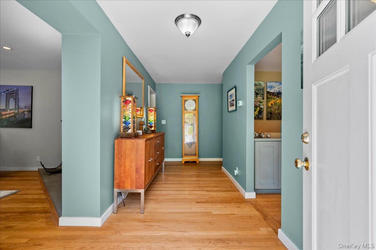 102 WYDENDOWN Road