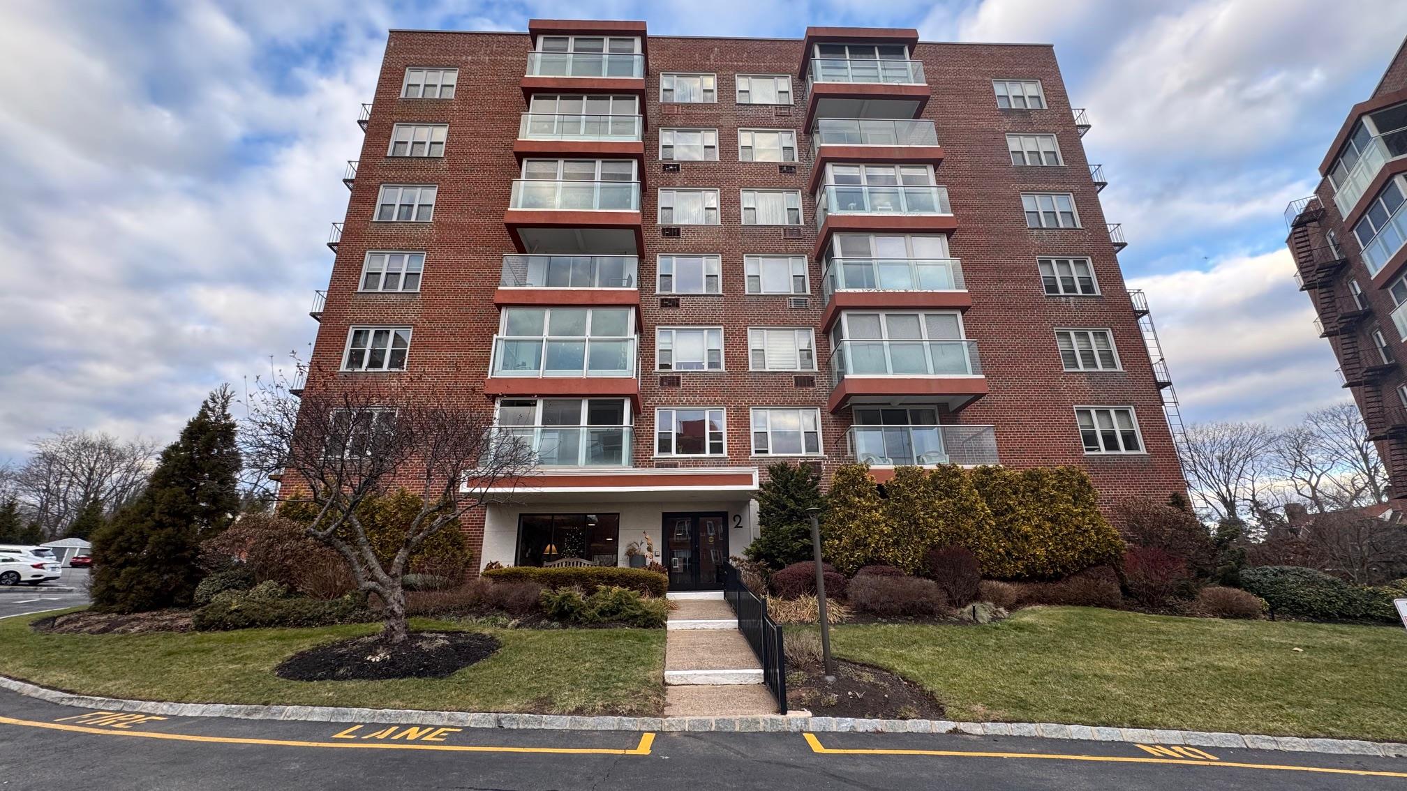 2 Salisbury Point #1D, Nyack, New York image 1