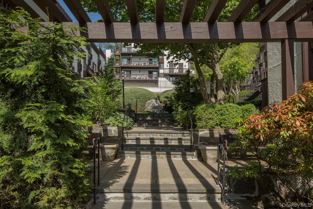 Photo of 1200 Warburton Avenue #4, Yonkers, NY 10701 (MLS # 1059818)