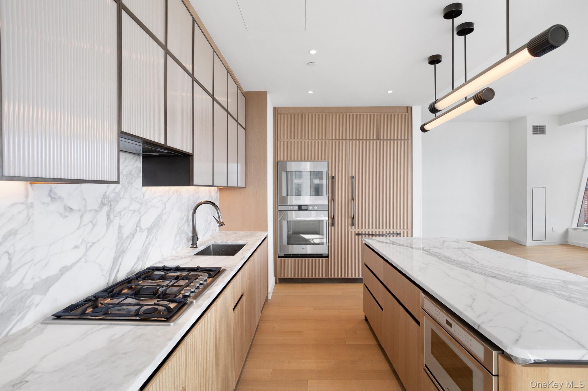 515 W 18th Street 2002