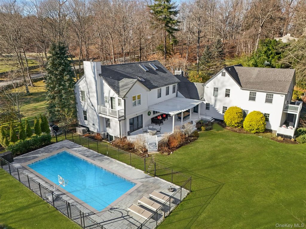 Photo of 702 Croton Lake Road, Bedford Corners, NY 10549 (MLS # 952162)