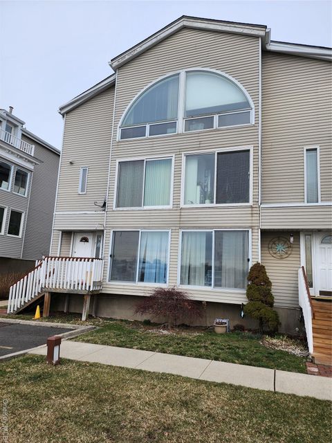 5 Landing Way 59 Bronx NY 10464