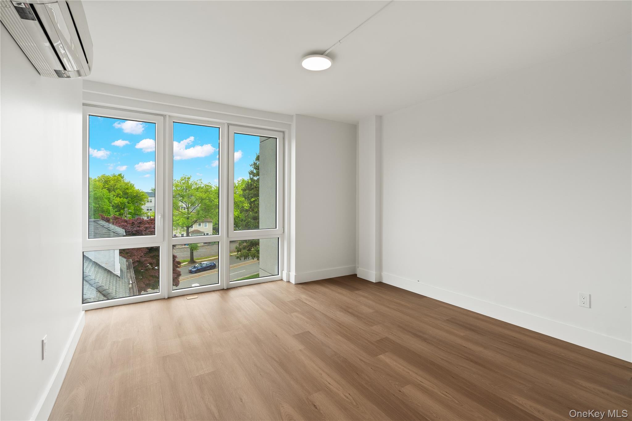 10 Lyon Place 301/3B