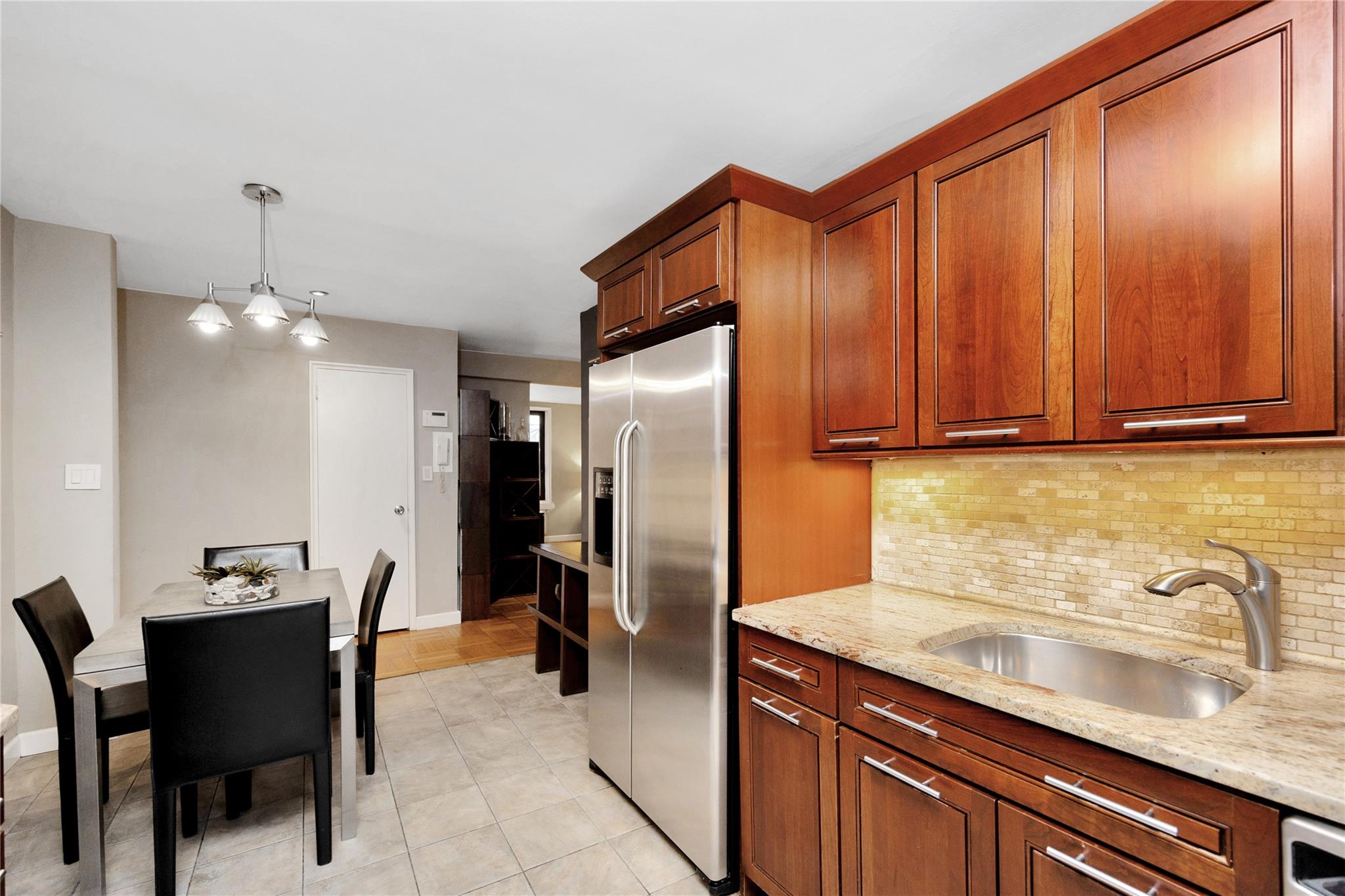 140-50 Burden Crescent Cres #1D, Briarwood, New York image 3