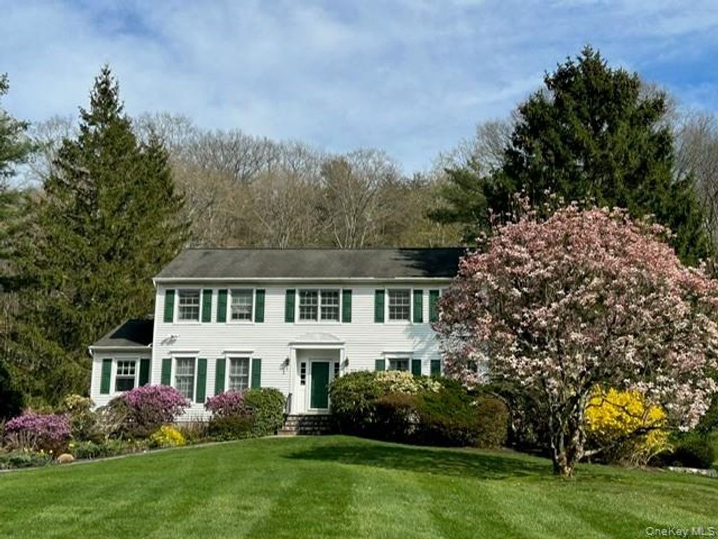 Photo of 16 Fox Den Road, Mount Kisco, NY 10549 (MLS # 1004149)