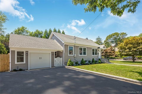 Homes For Rent - 2 Cherry Road<br/> Bayville, NY 11709