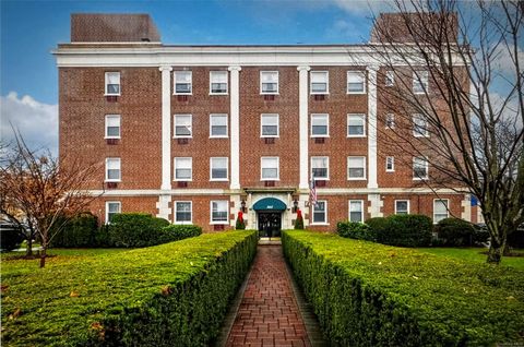 360 Stewart Avenue 2C Garden City NY 11530