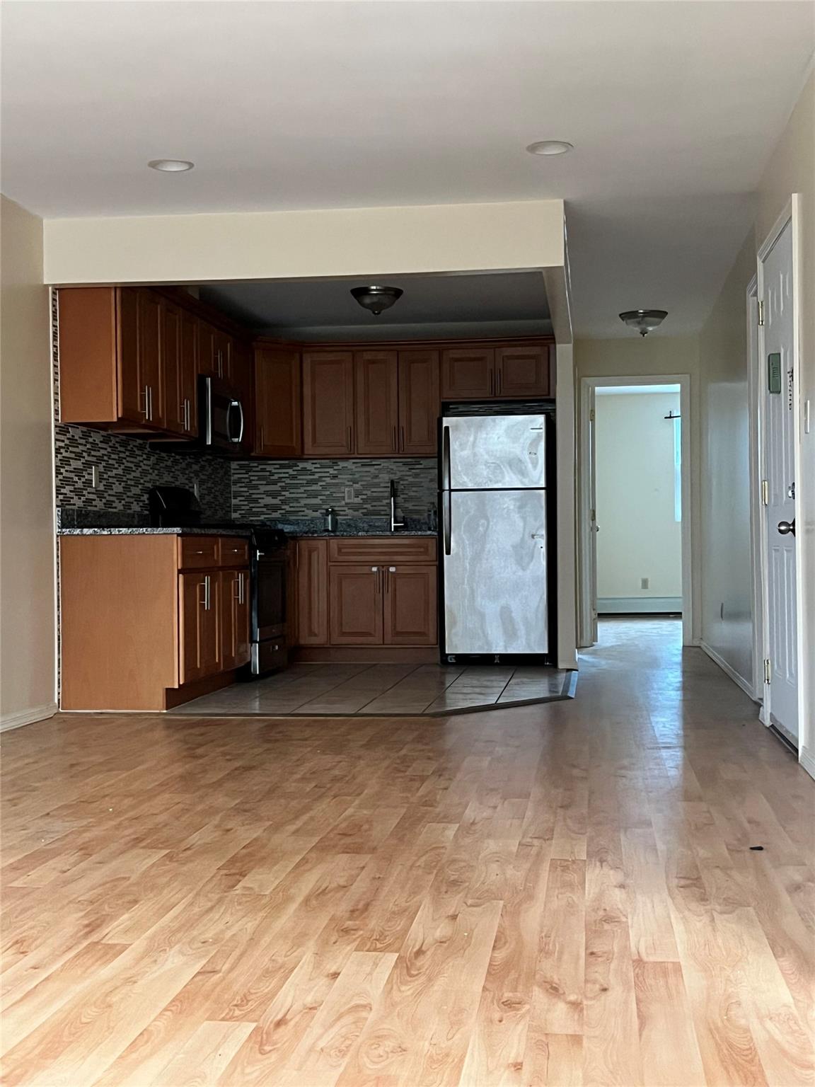 Rental Property at 176 St 3, Jamaica, Queens, NY - Bedrooms: 3 
Bathrooms: 2 
Rooms: 6  - $3,200 MO.