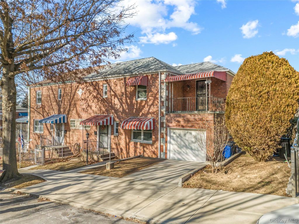 Photo of 2857 Wilkinson Avenue, Bronx, NY 10461 (MLS # 956966)