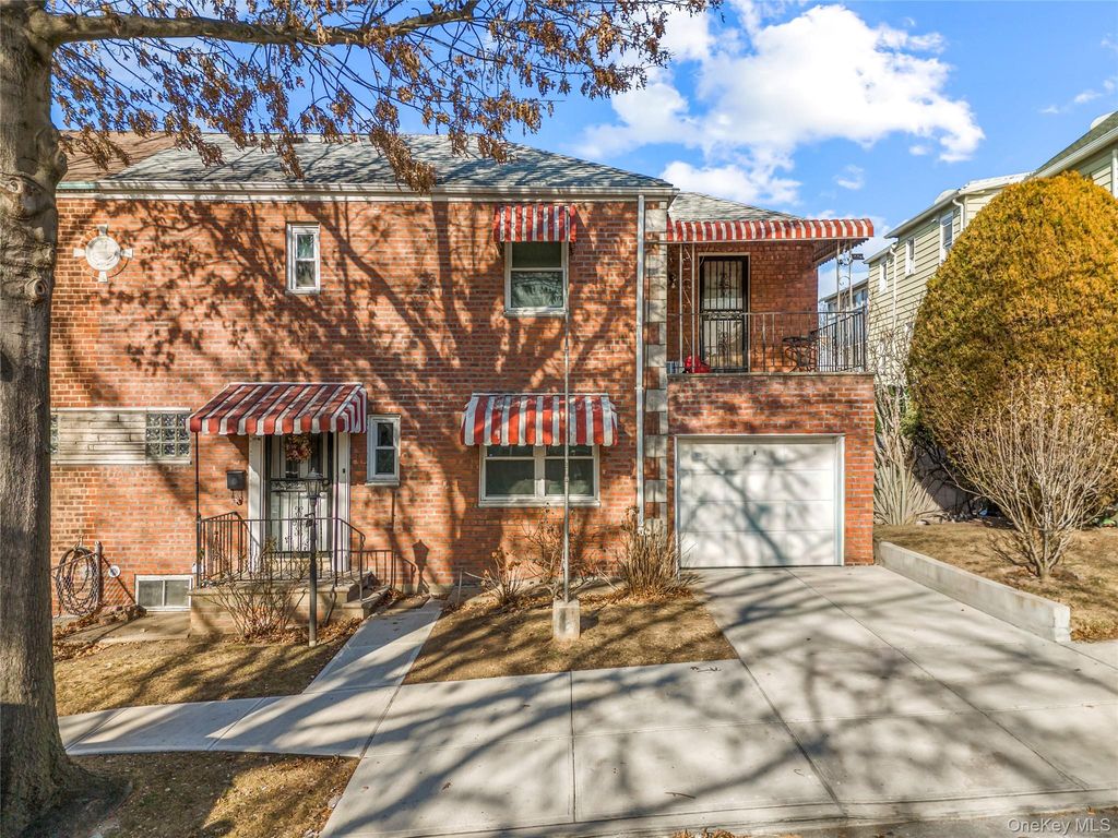 Photo of 2857 Wilkinson Avenue, Bronx, NY 10461 (MLS # 956966)