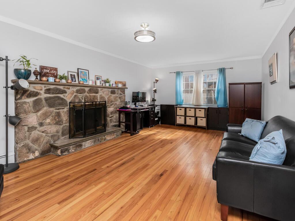 4 Leaf Court, Mahopac, New York image 2