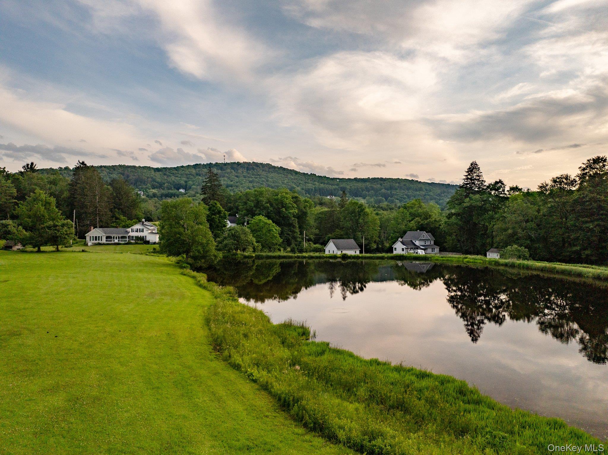 600 Jeffersonville N.Branch Rd Road