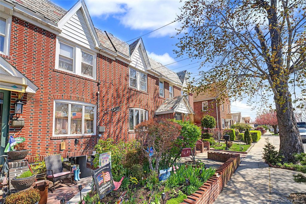 Photo of 15145 20th Road, Whitestone, NY 11357 (MLS # 986763)