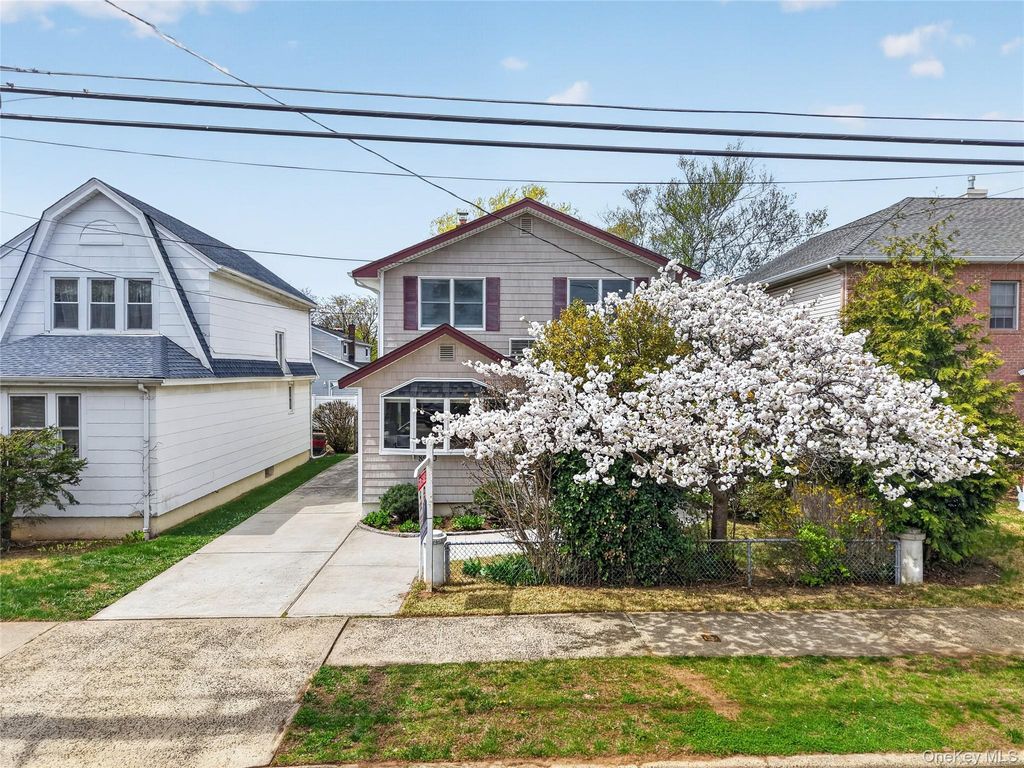 Photo of 8530 261st Street, Floral Park, NY 11001 (MLS # 986300)