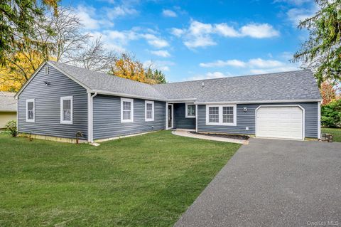 Photo of 50 7th Street, Saint James, NY 11780 (MLS # 933822)