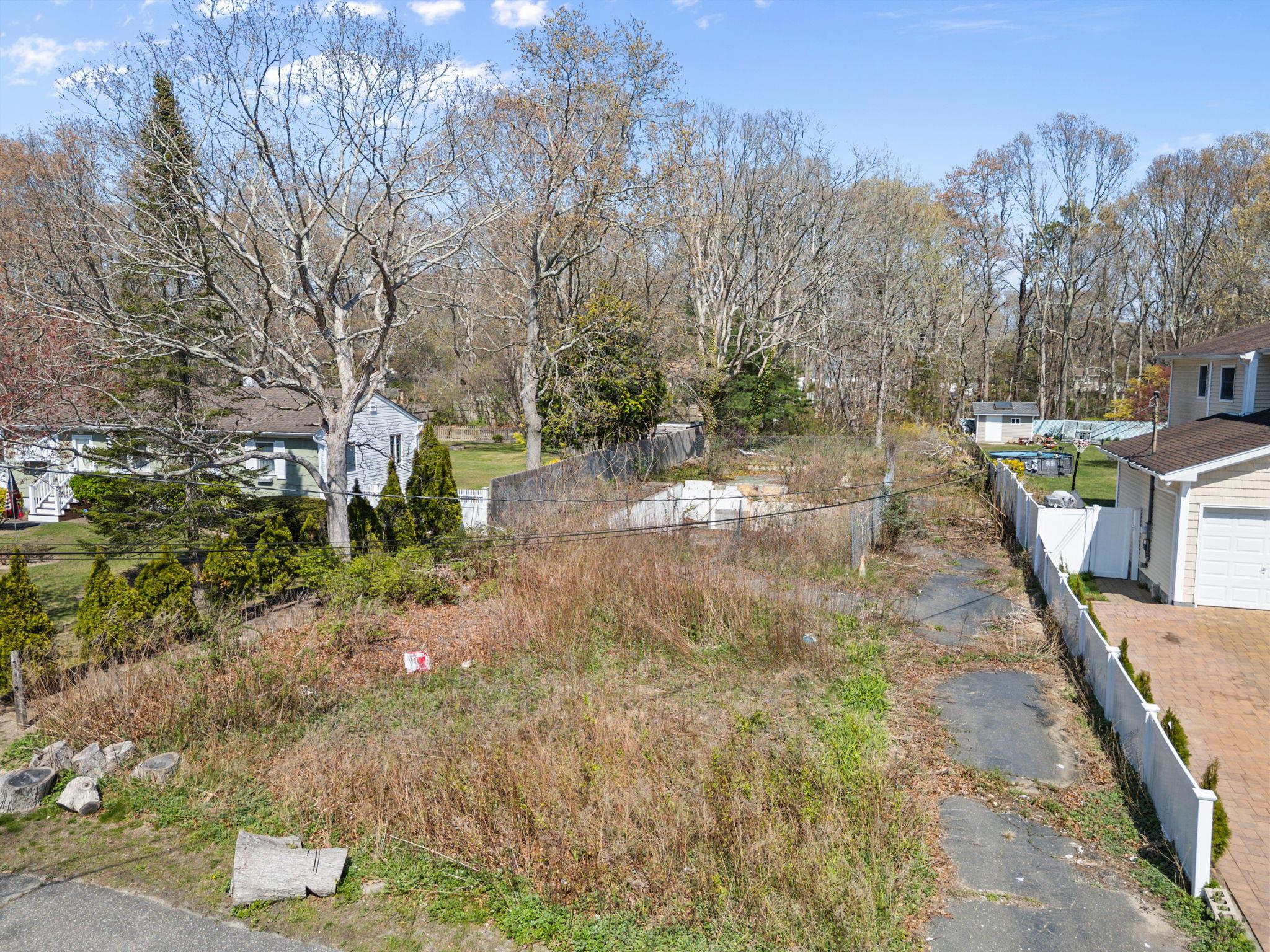 150 Grand Avenue, Shirley, New York image 2