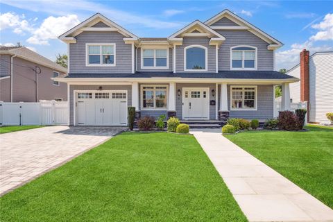 81 Audrey Avenue Plainview NY 11803