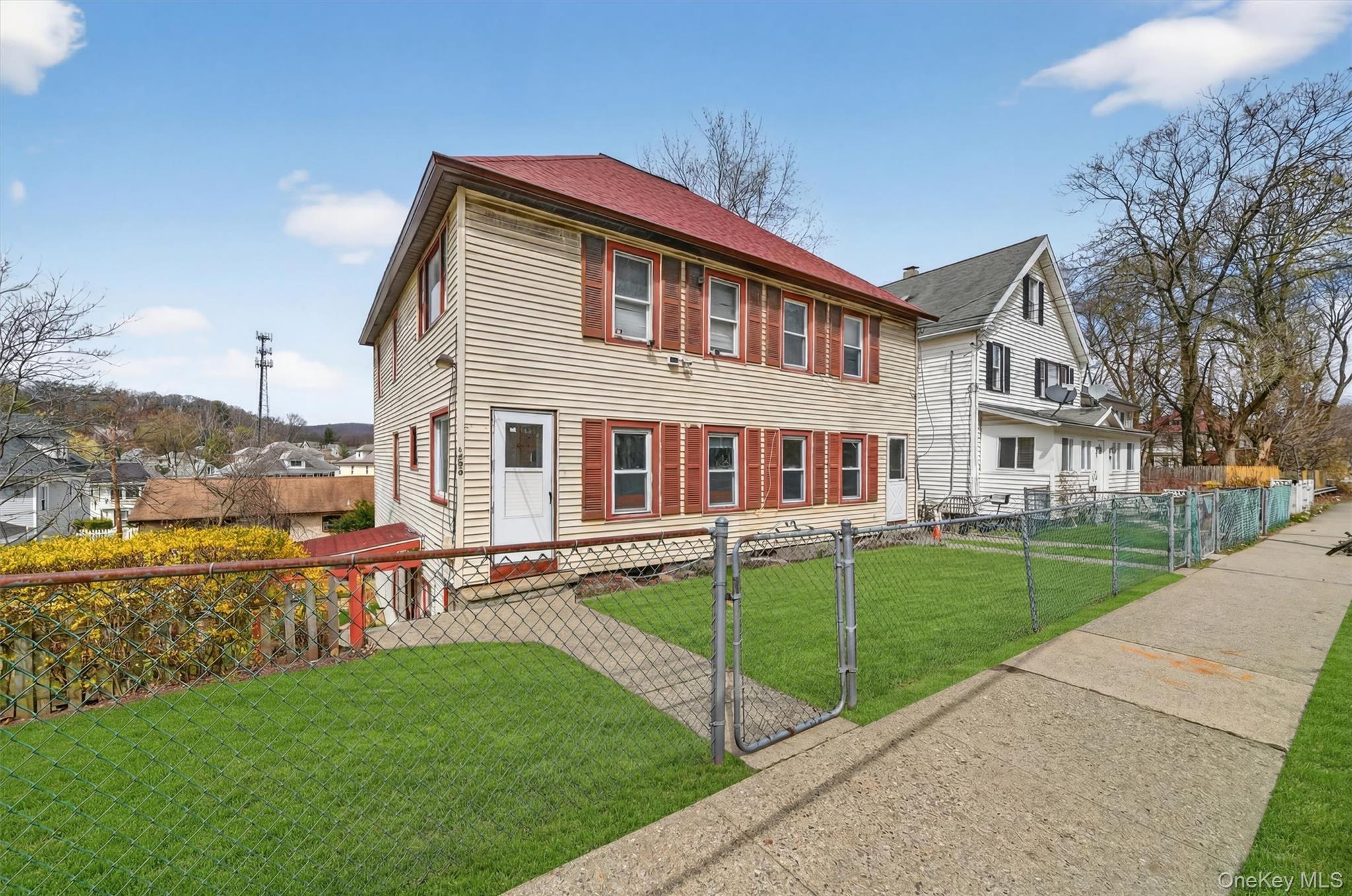 664-666 N Division Street