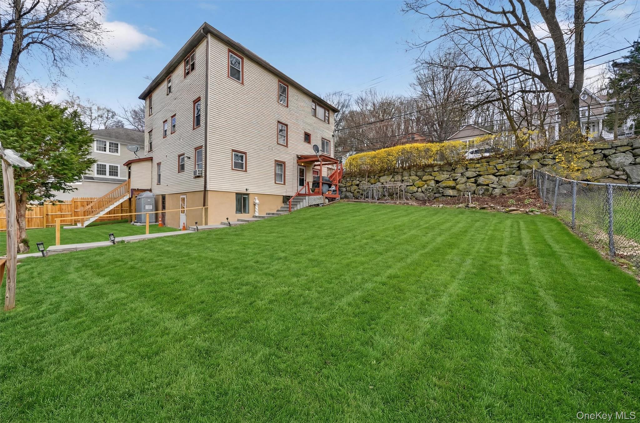 664-666 N Division Street