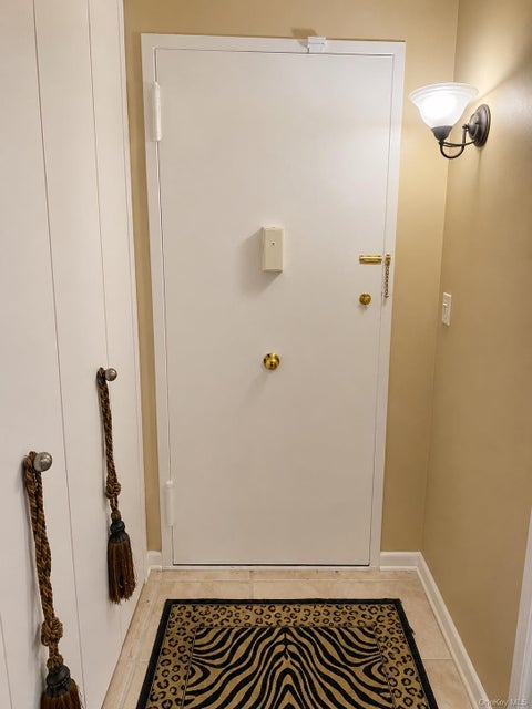 Photo of 200 High Point Drive #8, Hartsdale, NY 10530 (MLS # 1027124)