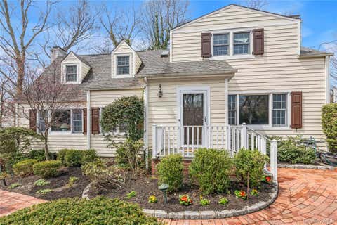 Homes For Sale - 35 Mitchell Road<br/> Port Washington, NY 11050