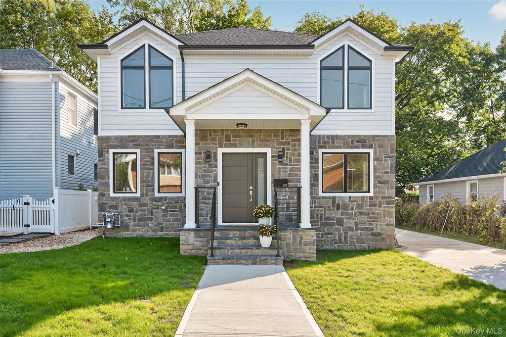 Photo of 80 Clapham Avenue, Manhasset, NY 11030 (MLS # 914789)