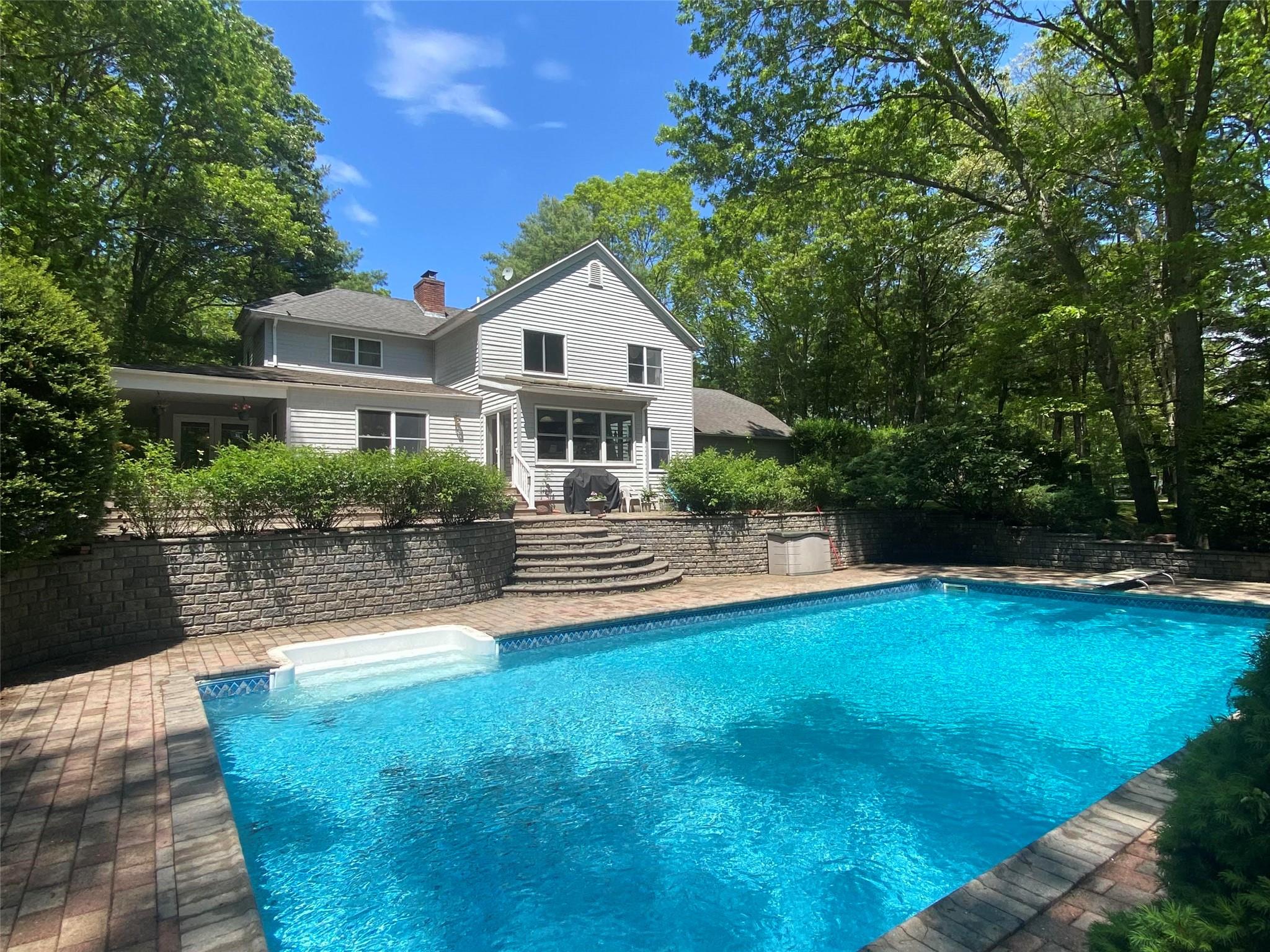 6 Carriage Path, Manorville, New York image 7