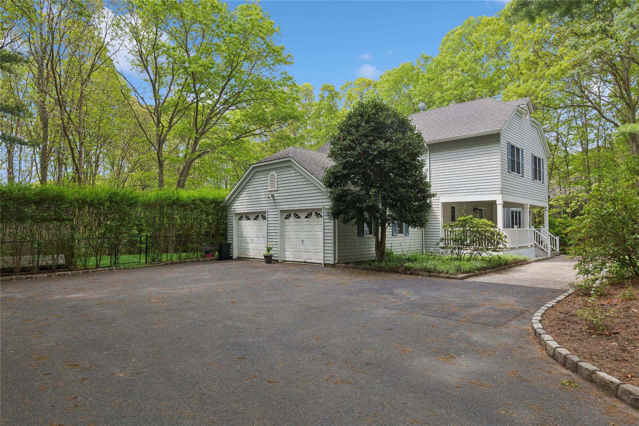 6 Carriage Path, Manorville, New York image 2
